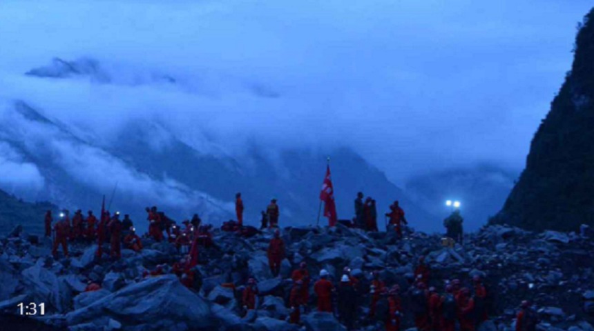 Cincispreze trupuri găsite şi 112 persoane date în continuare dispărute în China, în urma alunecării de teren