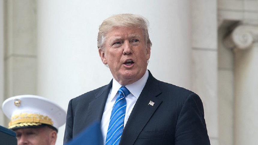 Trump le transmite musulmanilor ”salutări călduroase” de Aid al-Fitr, în timp ce administraţia este criticată că vrea să rupă tradiţia marcării evenimentului 