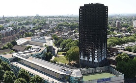 Cel puţin 34 de blocuri turn nu trec teste de siguranţă în caz de incendiu în Marea Britanie