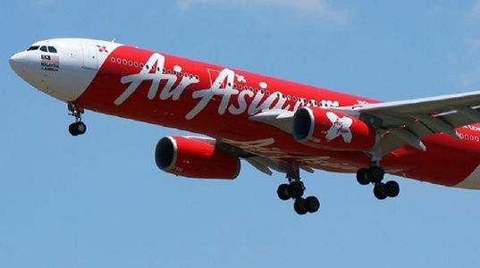Un avion aparţinând companiei low-cost AirAsia X s-a întors din drum în Australia după ce s-a ”zdruncinat ca o maşină de spălat”; pilotul le-a cerut pasagerilor să se roage