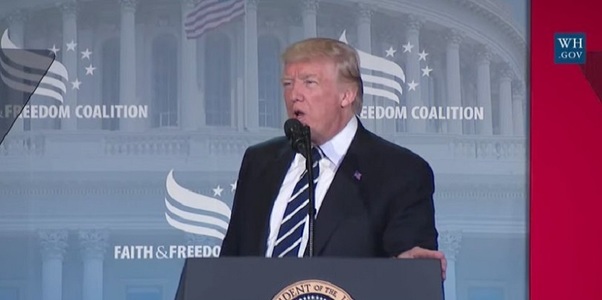 Trump a salutat decizia Curţii Supreme privind migraţia