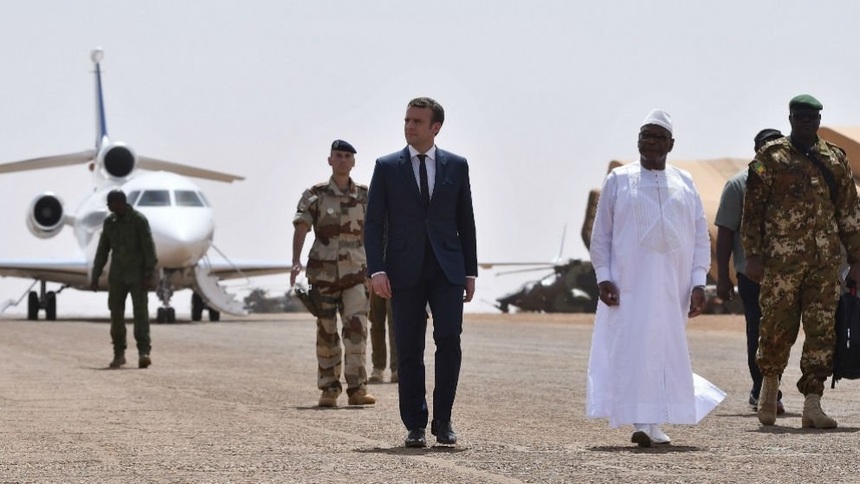 Macron promite eradicarea răpitorilor cetăţenilor francezi, după publicarea înregistrării cu ostaticii al-Qaeda Mali