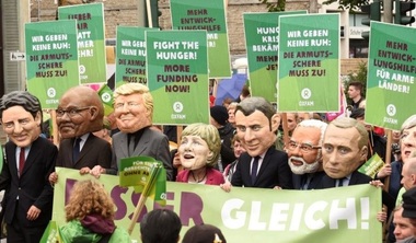 Aproximativ 10.000 de persoane au protestat paşnic la o demonstraţie antiglobalizare din Hamburg