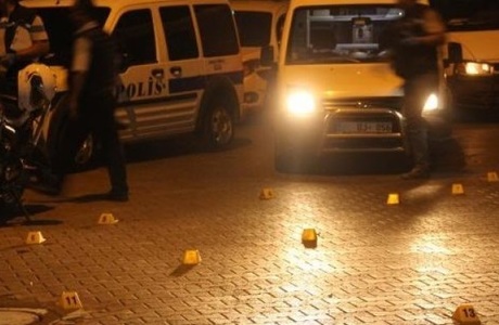 Turcia: Un atacator înarmat a ucis un poliţist şi a luat o persoană ostatică într-o instanţă din provincia Bursa