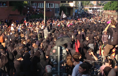 UPDATE - Manifestaţii antiglobalizare la Hamburg, înaintea Summitului G20. Violenţe între protestatari şi forţele de ordine; mai multe persoane au fost rănite. VIDEO