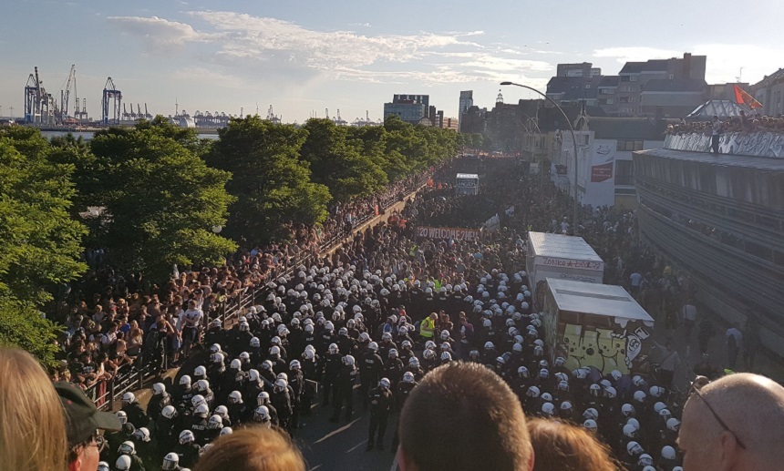 Poliţia din Hamburg cere întăriri pentru a face faţă numeroaselor manifestaţii anti-G20; Melania Trump, asediată în casa de oaspeţi a Guvernului oraşului-land
