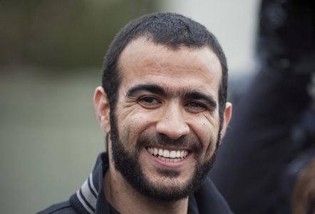 Canada i-a plătit 8,1 milioane de dolari fostului deţinut de la Guantanamo Bay Omar Khadr, pentru a renunţa la proces