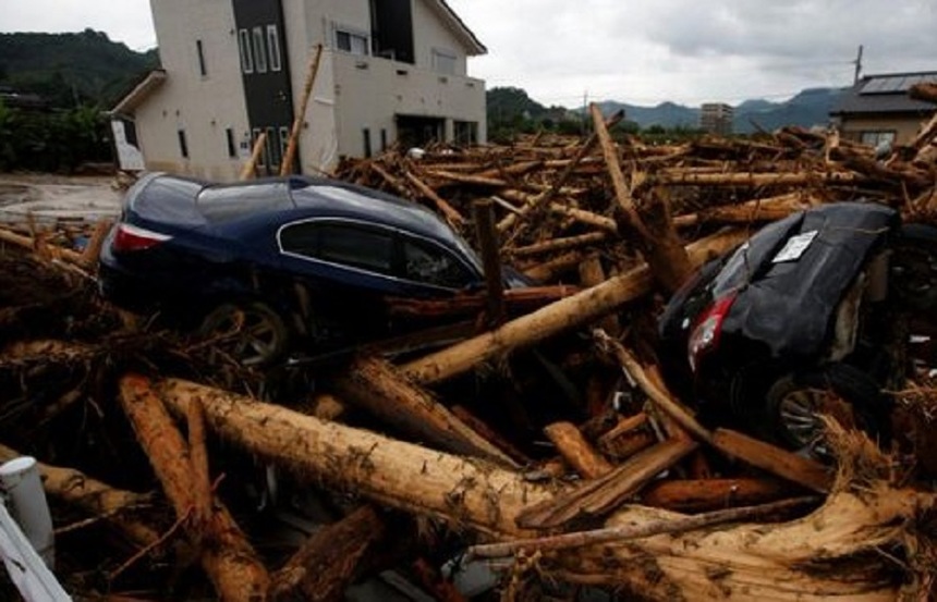 Bilanţul ploilor abundente, inundaţiilor şi alunecărilor de teren din sudul Japoniei a crescut la 18 morţi