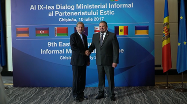 Johannes Hahn îndeamnă Chişinăul ca mai întâi să se reformeze şi apoi să ceară să adere la UE