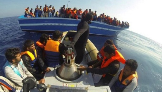 Reţeaua europeană de extremă dreapta Generaţia Identitară trimite o navă împotriva imigraţiei la Marea Mediterană