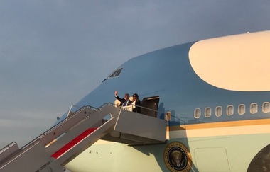 Preşedintele Trump a ajuns la Paris, unde va participa la festivităţile dedicate Zilei Naţionale a Franţei