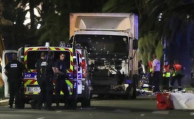 Justiţia interzice Paris Match orice nouă publicare a două fotografii cu victime ale atentatului de la Nisa, dar nu dispune retragerea săptămânalului din chioşcuri