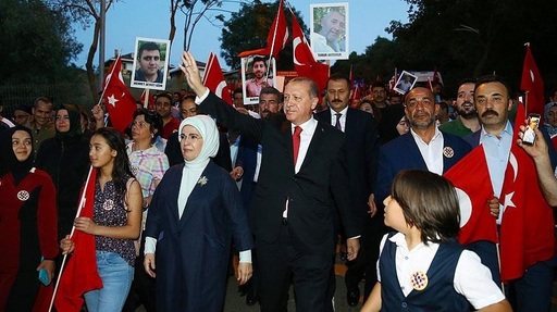 Preşedintele Erdogan se alătură participanţilor la marş pe Podul martirilor de la 15 iulie