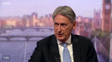 Londra îşi va onora datoriile faţă de UE, dă asigurări Hammond şi recunoaşte disensiunile din Guvern pe tema Brexitului