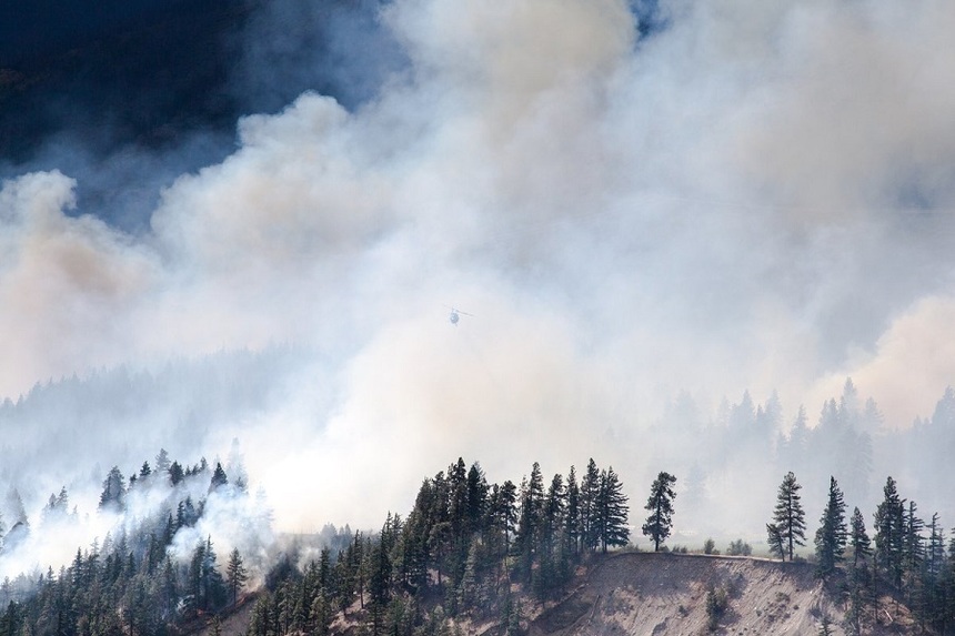 Mii de oameni, evacuaţi din vestul Canadei în week-end, din cauza incendiilor de vegetaţie