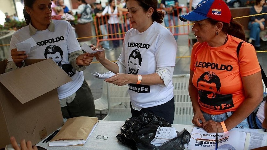 Peste şapte milioane de venezueleni au votat în referendum anti-Maduro, anunţă opoziţia