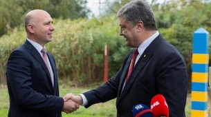 Poroşenko promite să ajute Chişinăul să restaureze suveranitatea R.Moldova în Transnistria, la deschiderea unui punct de control ucraineano-moldovean între Odesa şi Transnistria
