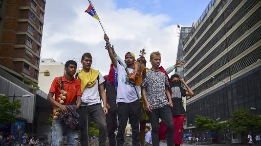 Maduro îşi menţine Constituanta în pofida ameninţărilor lui Trump