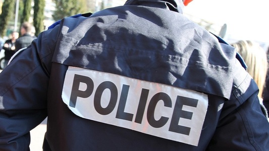 Un şofer mascat, reţinut la Seine-Saint-Denis cu o mitralieră încărcată la picioare, inculpat şi încarcerat