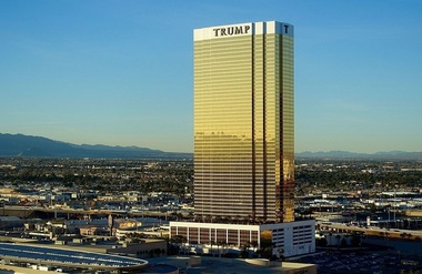 Un democrat propune o lege care să interzică Guvernului SUA să închirieze spaţii în hotelurile lui Trump