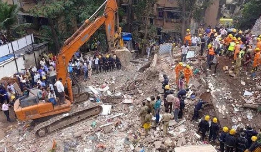 Cel puţin opt morţi şi peste 20 de persoane prinse sub dărâmături în urma surpării unui imobil în oraşul indian Mumbai