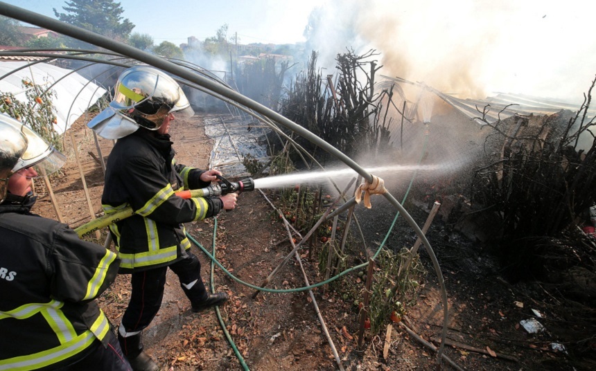 Franţa, afectată de incendii violente, cere ajutorul Europei