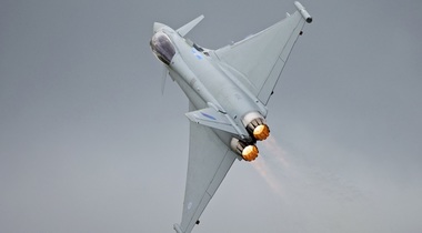 Un Typhoon de la baza Kogălniceanu a interceptat două bombardiere ruseşti, care se apropiau de spaţiul aerian al NATO din Marea Neagră