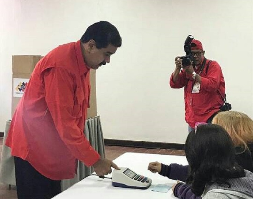 Secţiile de vot s-au deschis în Venezuela, iar preşedintele Maduro a votat deja