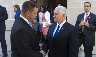 Mike Pence a vorbit despre o eventuală instalare a unor rachete de tip Patriot în Estonia, însă fără să prezinte vreun angajament