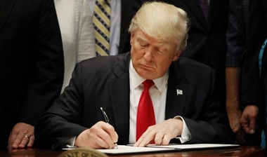 UPDATE - Donald Trump promulgă sancţiunile impuse de Congres Rusiei din cauza amestecului în alegeri