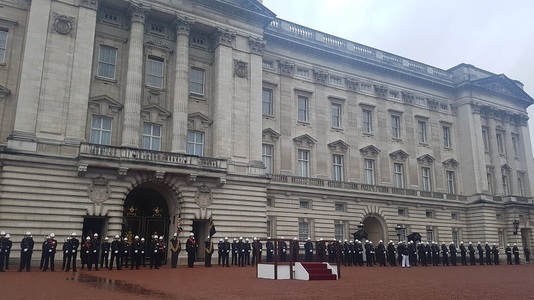 Prinţul Philip şi-a onorat ultimul angajament public individual într-o întâlnire cu puşcaşi marini britanici