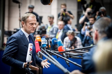 Tusk, audiat timp de mai multe ore într-o anchetă cu privire la prăbuşirea aeronavei prezidenţiale poloneze în Rusia