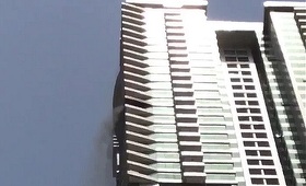 Incendiu în alt zgârie-nori din Dubai, Tiger Tower, la o stradă de Torch Tower, turnul devastat vineri de flăcări