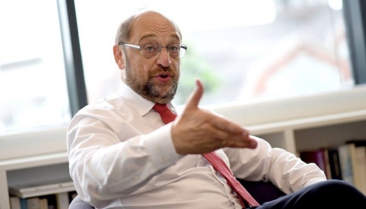 Schulz şi Oppermann resping ţinta NATO de alocare a 2% din PIB bugetului Apărării şi o acuză pe Merkel de servilism în faţa lui Trump