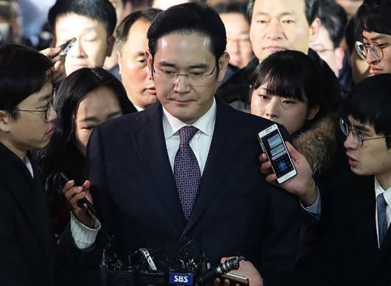Procurorii sud-coreeni au cerut 12 ani în spatele gratiilor pentru moştenitorul Samsung Electronics, Lee Jae-yong