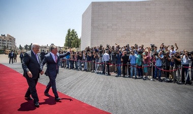 Regele Abdallah al II-lea al Iordaniei le spune palestinienilor, la Ramallah, că-i susţine şi-l îndeamnă pe Trump să-şi intensifice eforturile în procesul de pace