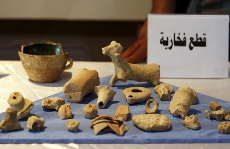 Gruparea Statul Islamic câştigă până la 100 de milioane de dolari pe an din traficul cu antichităţi
