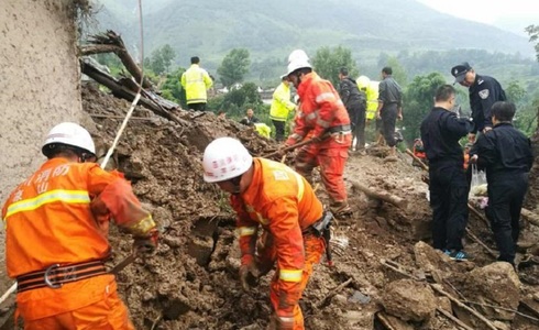 Cel puţin 24 de morţi în provincia chineză Sichuan, în urma unei alunecări de teren