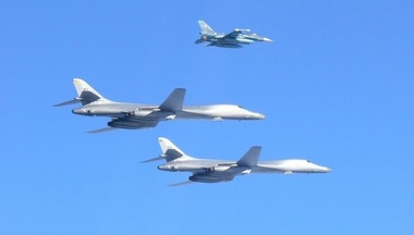 Exerciţii aeriene nipono-americane în Japonia cu bombardiere supersonice americane de tip B1-B