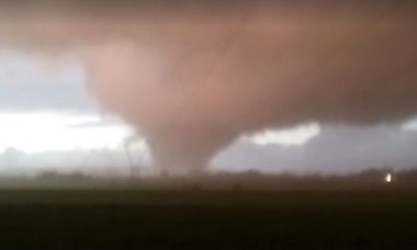 Cinci persoane şi-au pierdut viaţa, după ce o tornadă a devastat un oraş din nordul Chinei