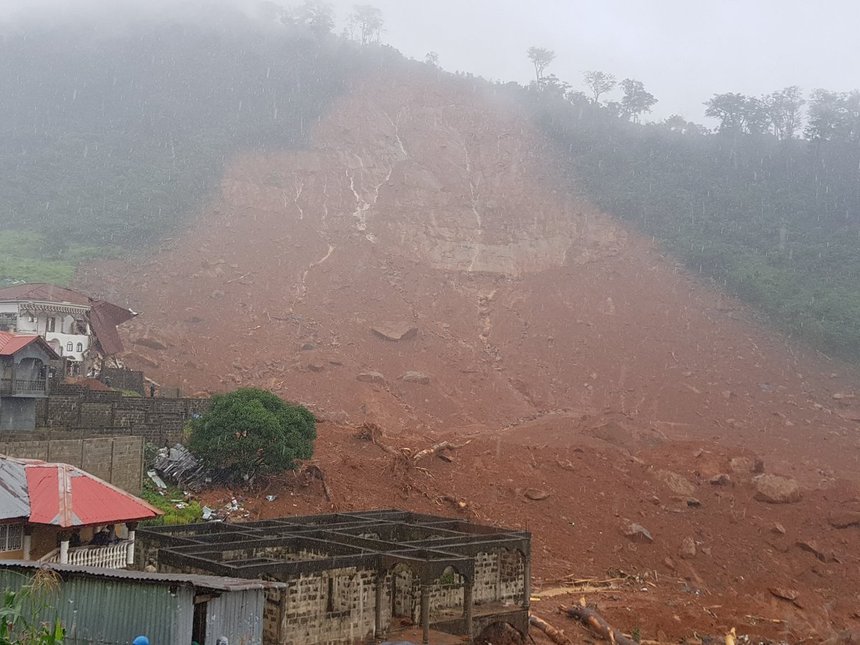 Cel puţin 180 de morţi în alunecări de teren din Sierra Leone