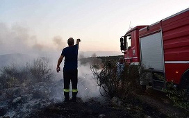 Autorităţile elene au  declarat stare de urgenţă pe insula Zakynthos, din cauza incendiilor