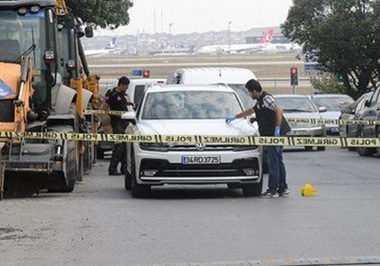 Hoţi înarmaţi au jefuit o maşină la Istanbul şi au furat două milioane de dolari