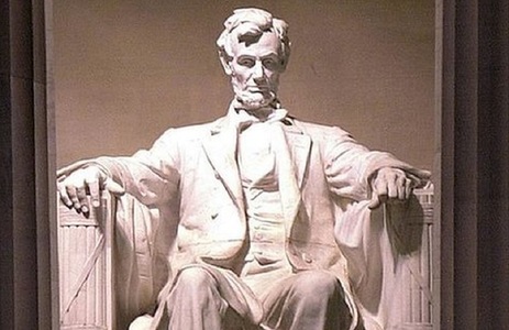 Lincoln Memorial din Washington a fost vandalizat. FOTO