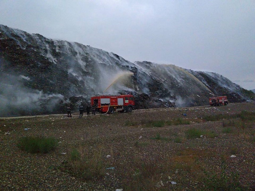 Autorităţile elene au anunţat că un incendiu de vegetaţie ameninţă locuinţele dintr-un sat