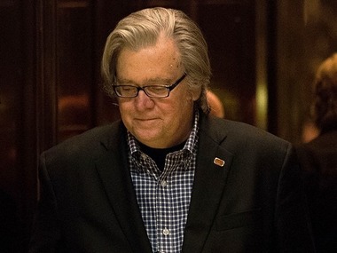 Fostul strateg- şef de la Casa Albă, Steve Bannon, s-a întors la Breitbart News: "Preşedinţia Trump pentru care am luptat (...) s-a încheiat"