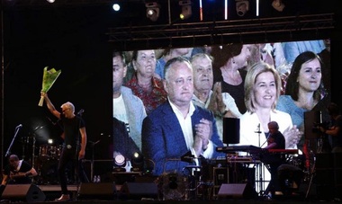 Dodon denunţă ideea unirii cu România într-o rară vizită în Găgăuzia