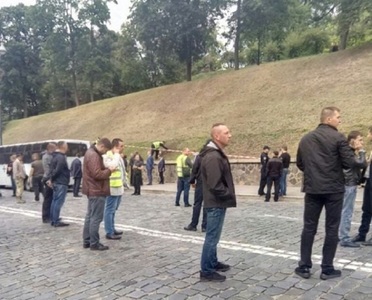 Trei răniţi într-o explozie lângă Guvernul din Kiev, în ziua în care şeful Pentagonului a făcut o vizită în Ucraina