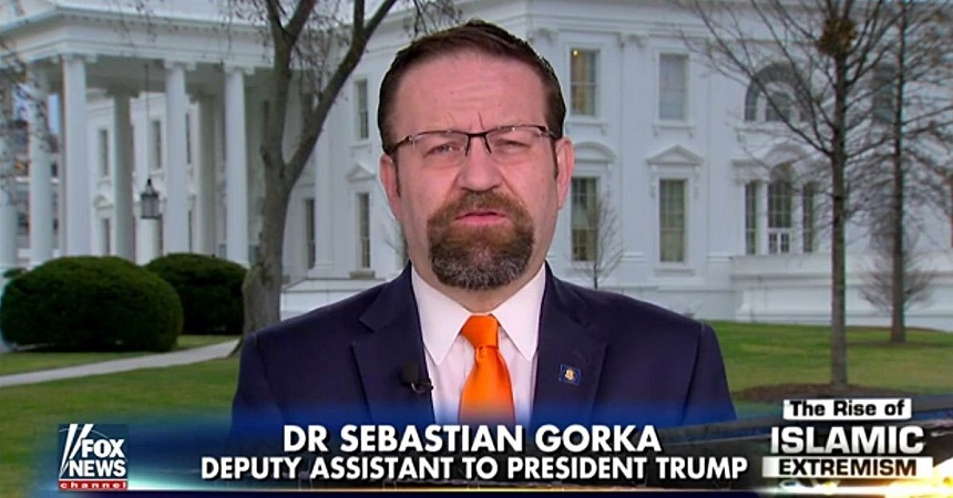 Controversatul consilier al lui Trump Sebastian Gorka, care a lucrat pentru Bannon la Breibart, nu mai lucrează pentru administraţie, anunţă Casa Albă