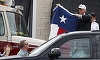 Trump, în Texasul devastat de inundaţii înainte ca Harvey să se întoarcă pe uscat